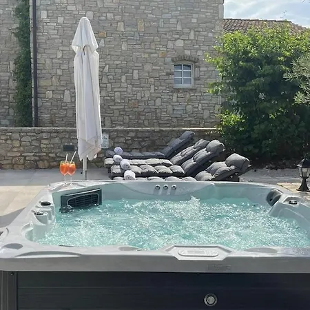 Vila Salvia With Private Pool And Jacuzzi Višnjan