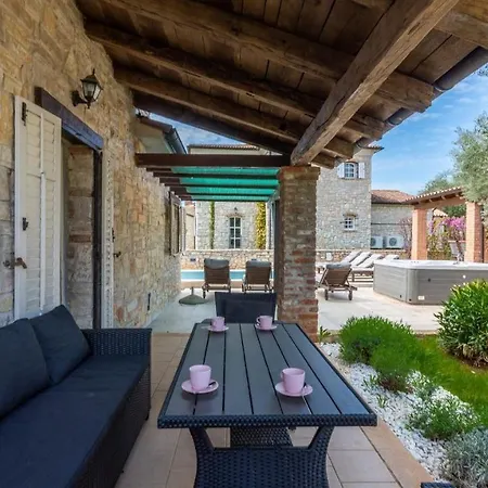 Salvia With Private Pool And Jacuzzi Villa