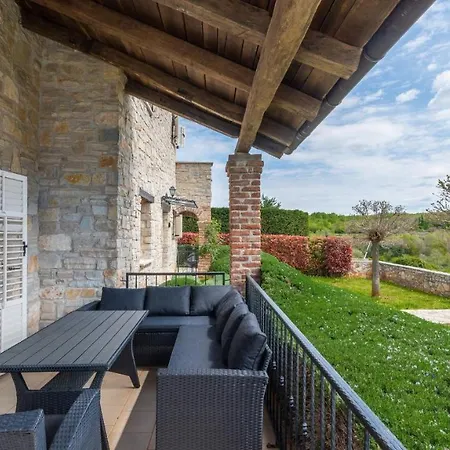 Vila Salvia With Private Pool And Jacuzzi Višnjan